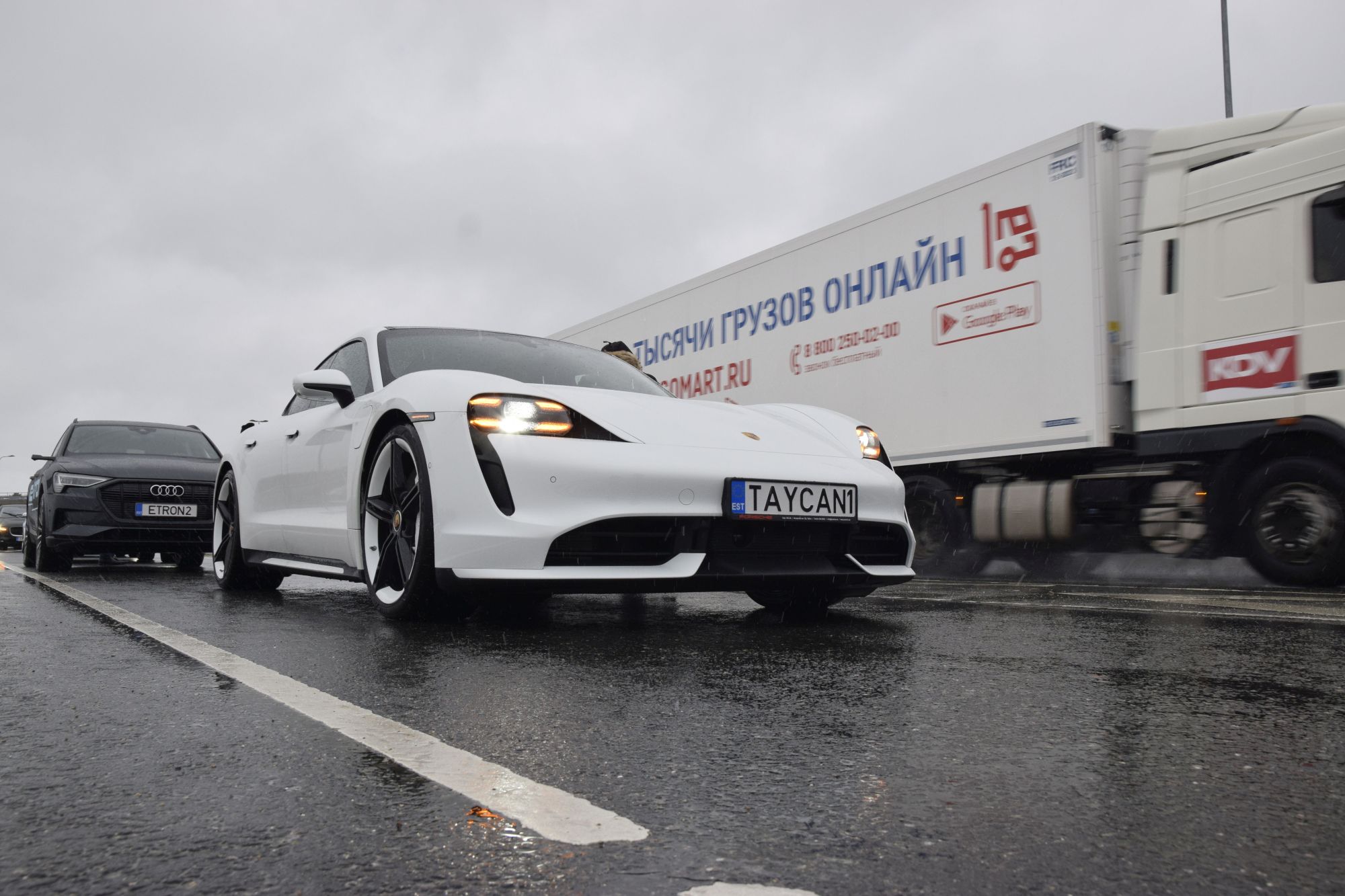 Alates sellest aastast on Eesti teedel liikvel Porsche Taycan. Auto mille karakteristikud teevad ära seni parimaks peetud Lexusele. Janek Jõgisaar, Bioneer.ee