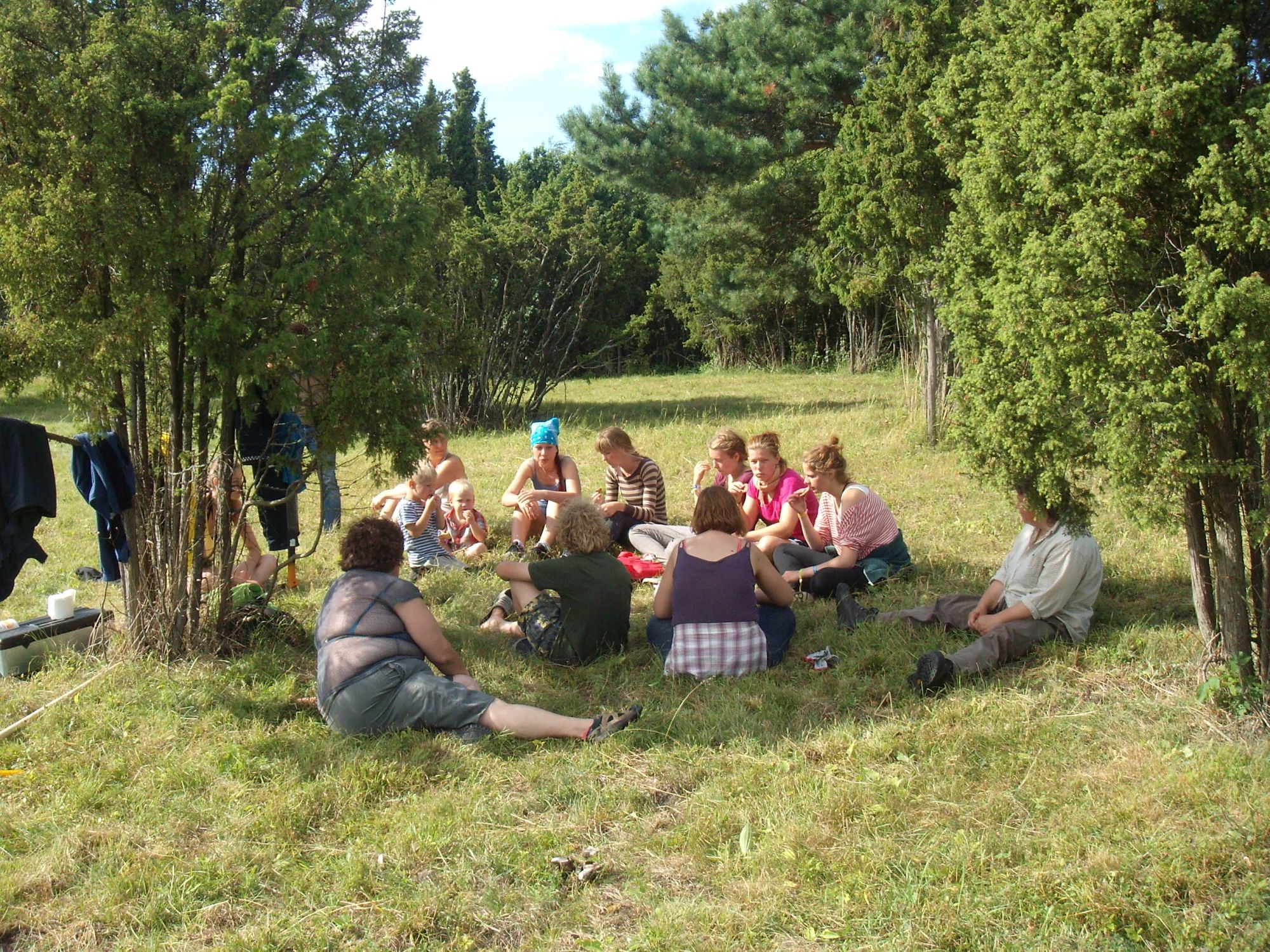 Puhkehetk ja kommidega turgutamine, et jaksaks tööd edasi teha. Foto: Pille Pirn