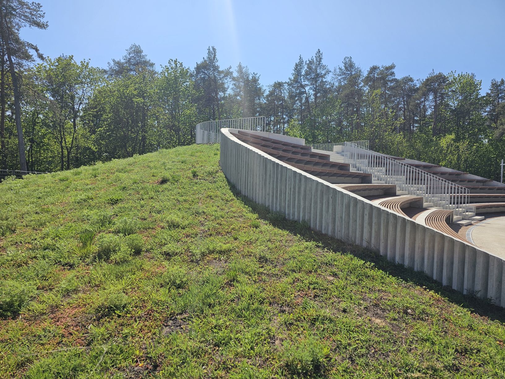 Foto: Ettekasvatatud mattidega riietusruumi katus / Balti Keskkonnafoorum MTÜ